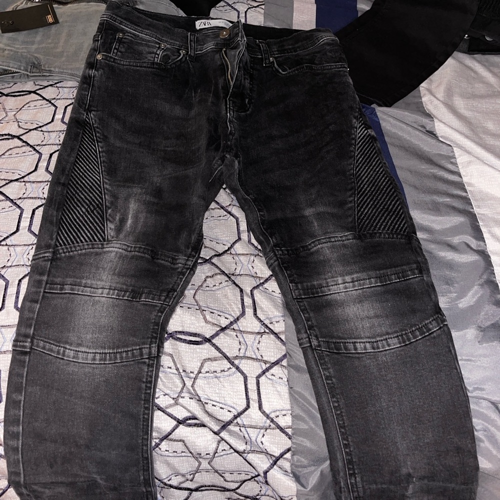 Zara Men’s Distressed Ribbed Gray Jeans Sz 30”